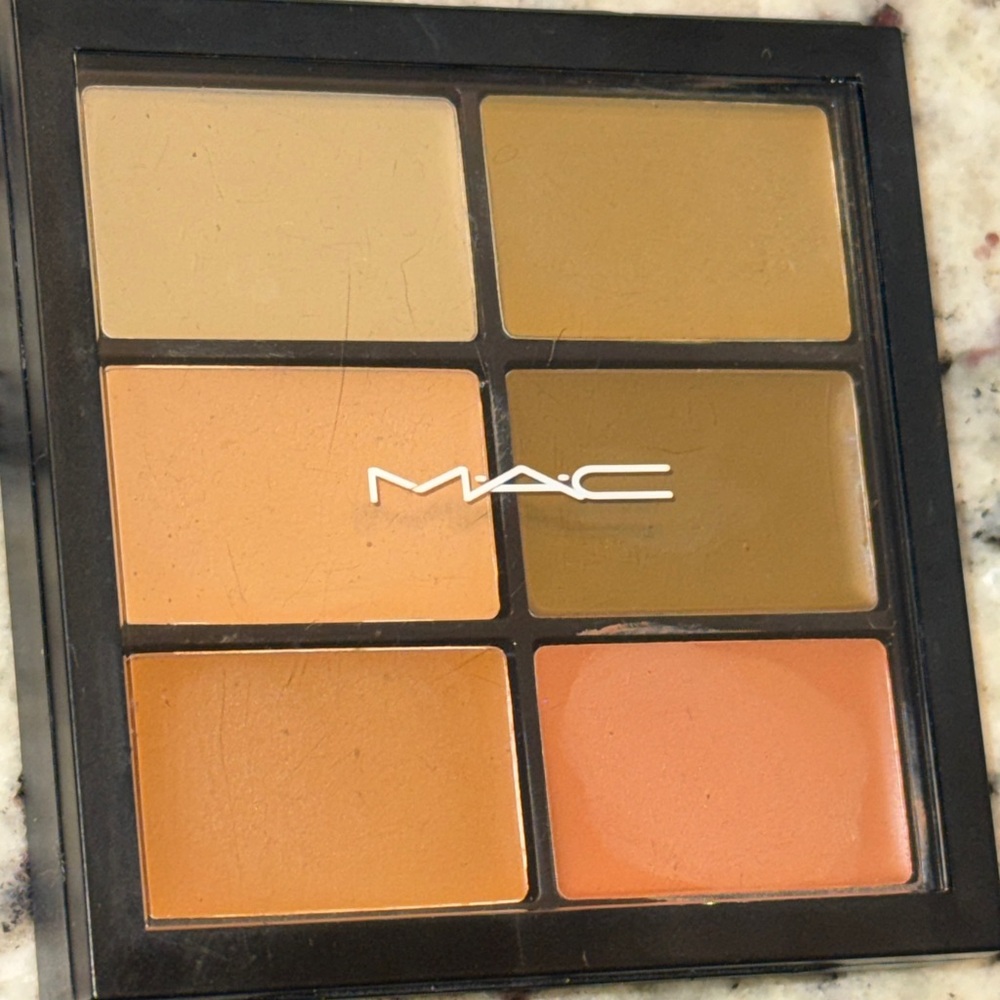MAC Cosmetics eyeshadow Palette The Social Climber pro Neutral Tones